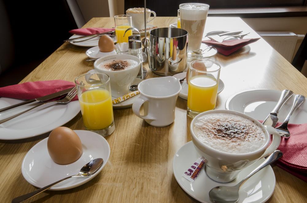 Papperl A' Pub Hotel Schönberg am Kamp Екстериор снимка